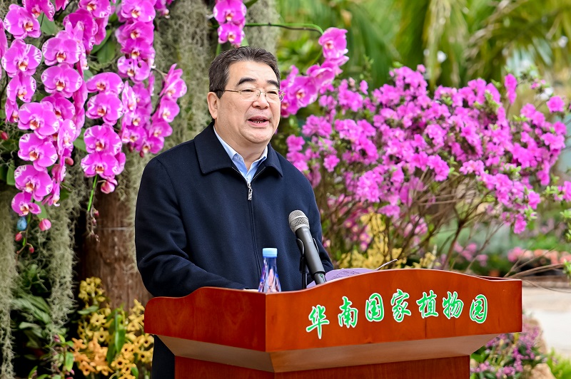 1.徐海致词并介绍花展